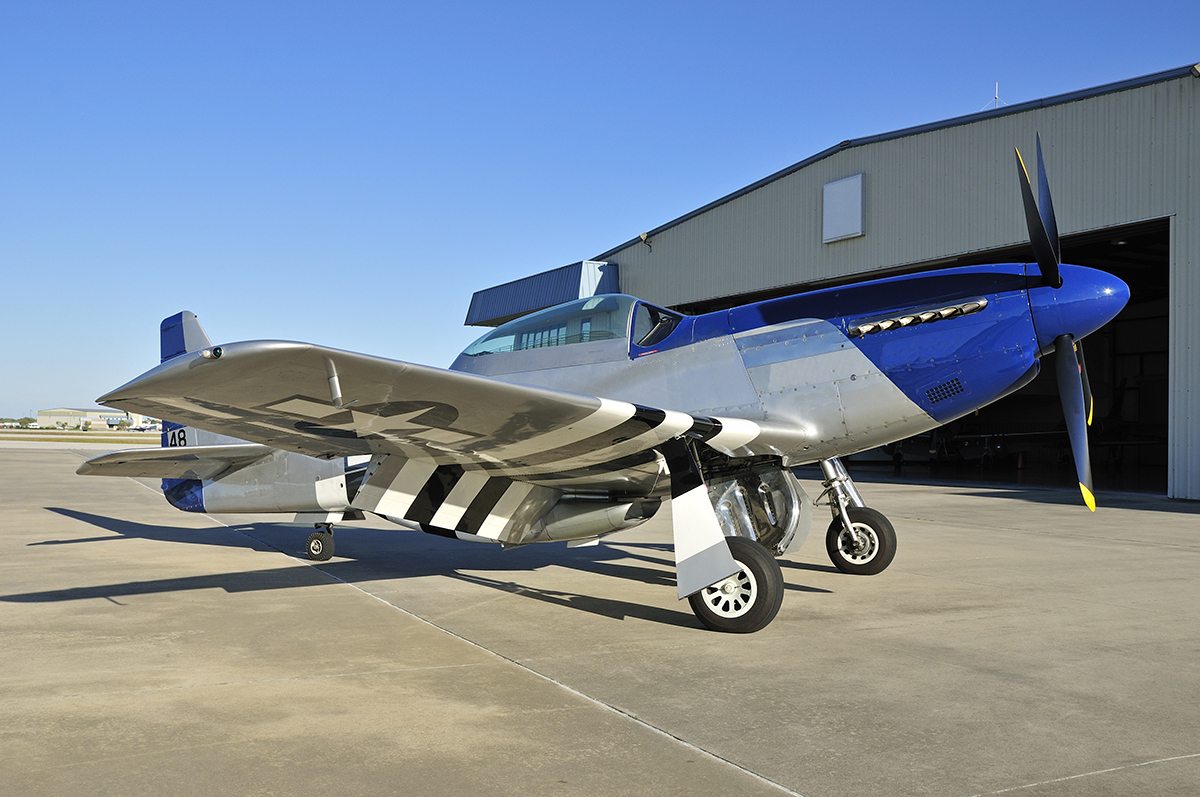 wwii fighter plane P-51 Mustang